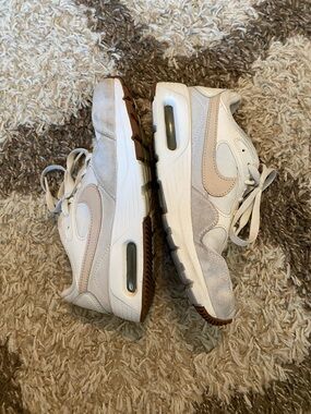Women’s Nike Air Max